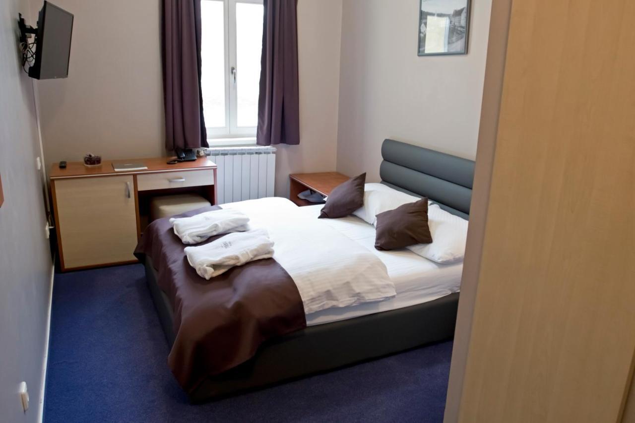 Hotel Pakrác Kültér fotó