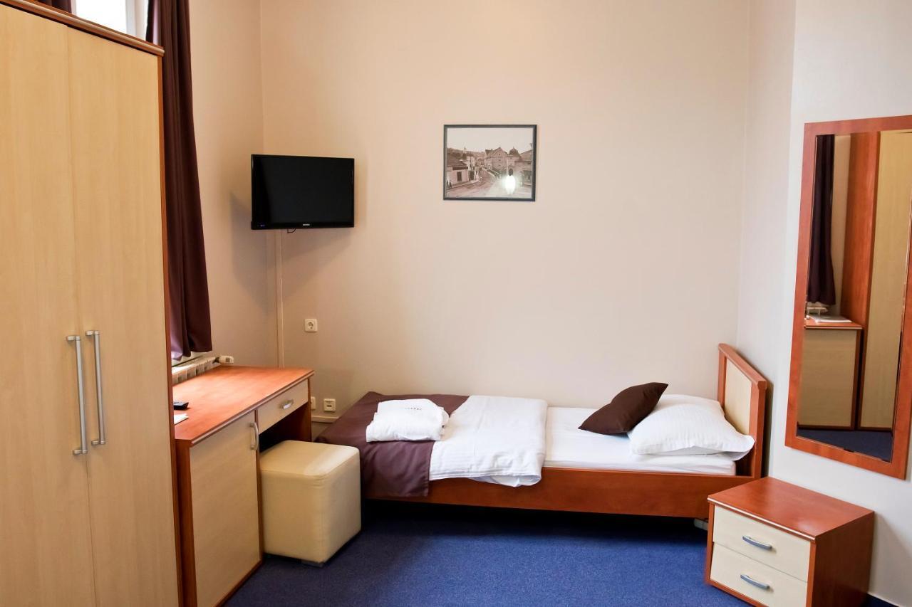 Hotel Pakrác Kültér fotó