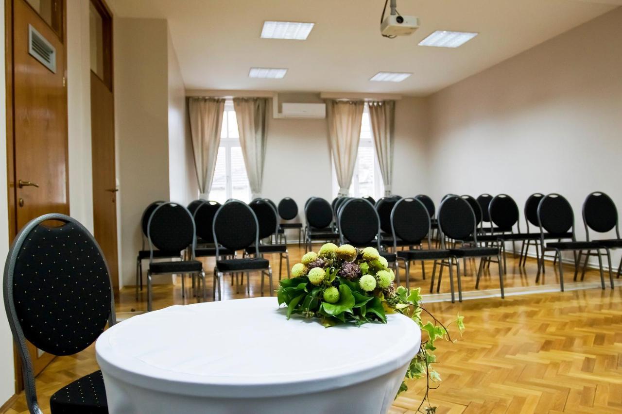 Hotel Pakrác Kültér fotó