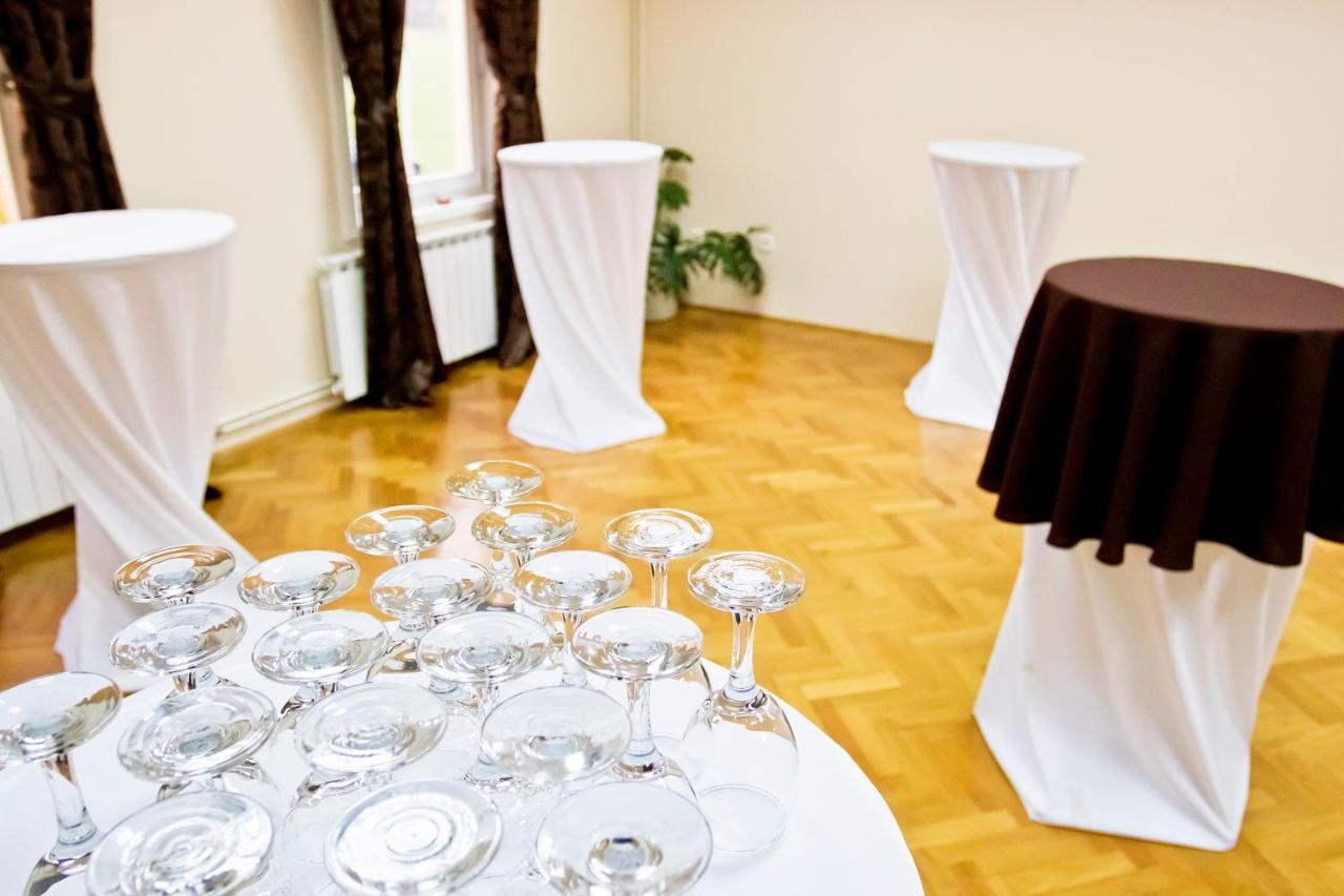 Hotel Pakrác Kültér fotó